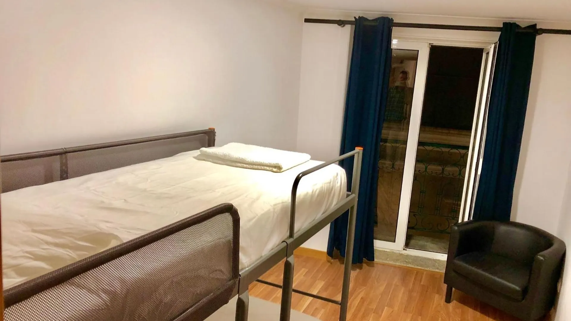 Room In Apartment - 4Lisbon Downtown Private Bedroom City View Portugalsko
